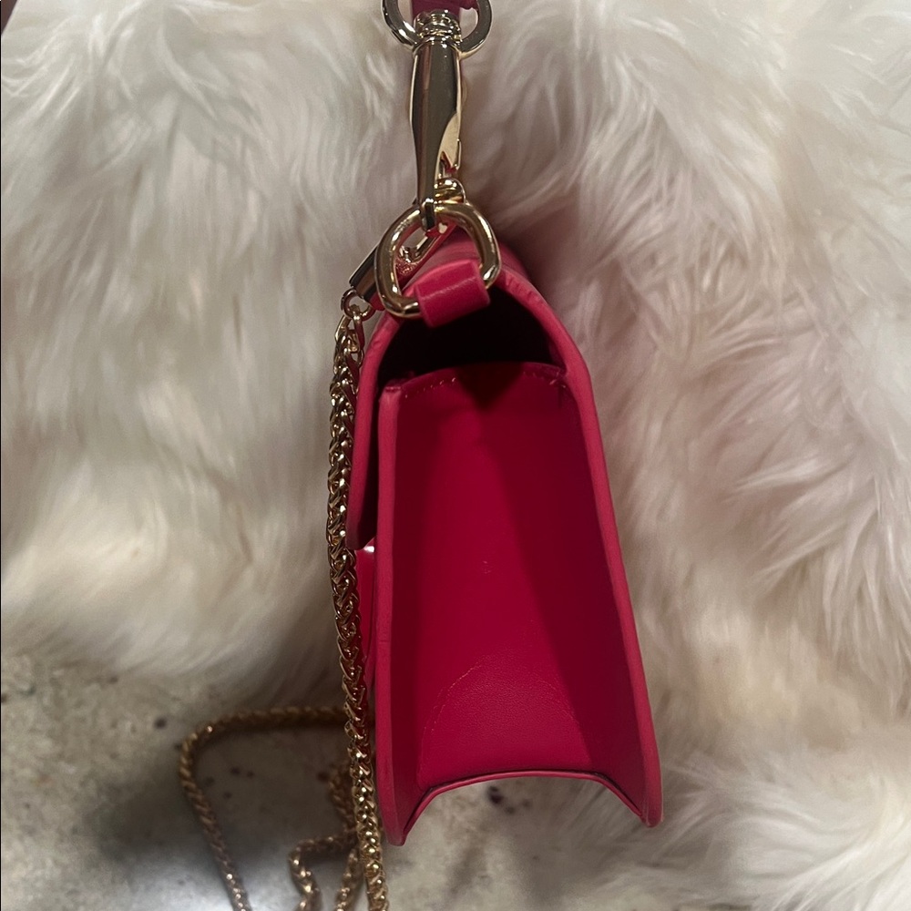 Valentino Garavani Pink VLogo Chain Shoulder Clutch - Picture 4 of 9